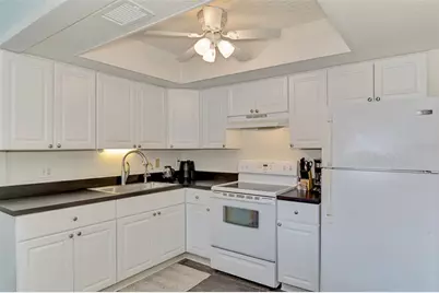 320 Base Avenue E #224, Venice, FL 34285 - Photo 17