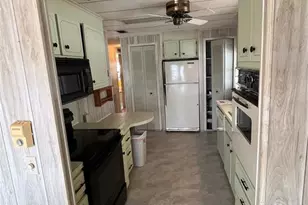 807 Jolanda Cir, Venice, FL 34285 - Photo 15