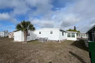 807 Jolanda Cir, Venice, FL 34285 - Photo 3