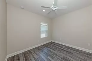 12240 Stuart Dr, Venice, FL 34293 - Photo 17
