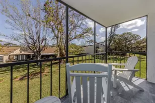 618 Bird Bay Dr S, Venice, FL 34285 - Photo 7