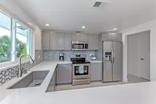 107 Sorrento Dr, Osprey, FL 34229 - Photo 9