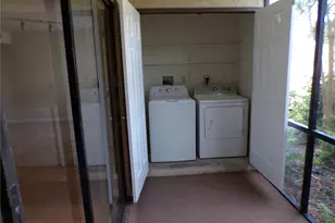 634 Bird Bay Dr E, Venice, FL 34285 - Photo 9