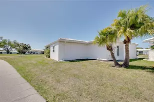 397 Circlewood Dr, Venice, FL 34293 - Photo 17