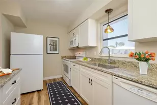 397 Circlewood Dr, Venice, FL 34293 - Photo 13