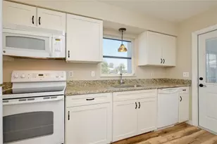 397 Circlewood Dr, Venice, FL 34293 - Photo 17