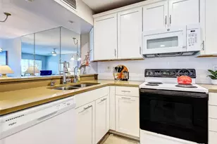 408 Cerromar Cir S, Venice, FL 34293 - Photo 9