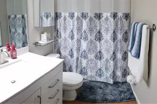 772 Bird Bay Dr N, Venice, FL 34285 - Photo 17