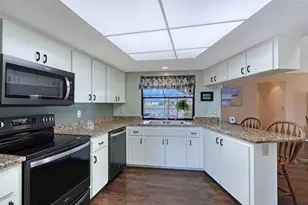 1354 Roosevelt Dr, Venice, FL 34293 - Photo 17