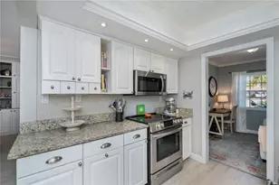 809 Nokomis Ave S, Venice, FL 34285 - Photo 23