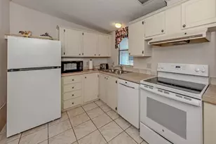 272 Captains Ct, North Port, FL 34287 - Photo 15