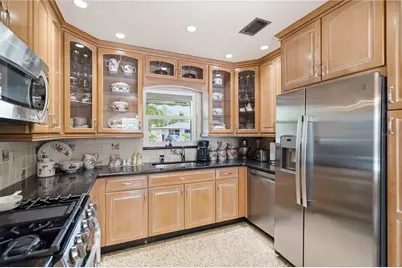 2068 Sunnyside Lane, Sarasota, FL 34239 - Photo 15