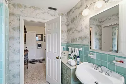 2068 Sunnyside Lane, Sarasota, FL 34239 - Photo 21