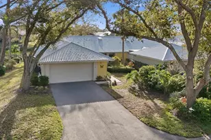 260 Southampton Dr, Venice, FL 34293 - Photo 1