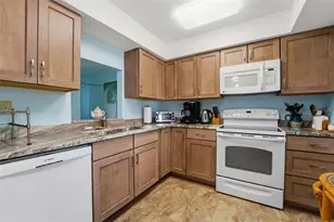 820 Capri Isles Blvd, Venice, FL 34292 - Photo 5