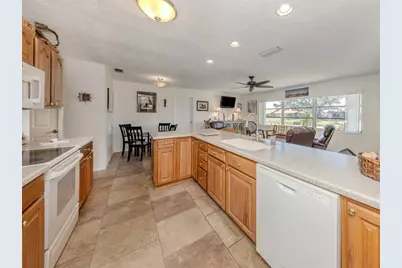 904 S Gondola Drive, Venice, FL 34293 - Photo 7