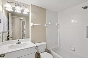 404 Laurel Lake Dr, Venice, FL 34292 - Photo 37