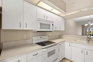 404 Laurel Lake Dr, Venice, FL 34292 - Photo 9