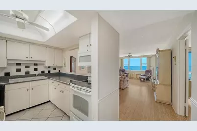 1100 Tarpon Center Drive #4B, Venice, FL 34285 - Photo 17