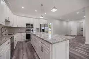 3525 McIntosh Rd, Sarasota, FL 34232 - Photo 13