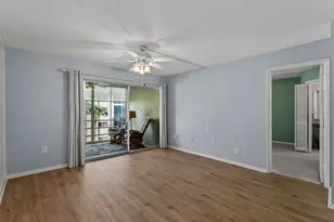 995 La Guna Dr, Venice, FL 34285 - Photo 9