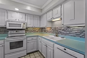 995 La Guna Dr, Venice, FL 34285 - Photo 3