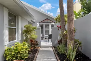 726 Brightside Crescent Dr, Venice, FL 34293 - Photo 3