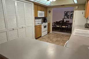 492 E Shade Dr, Venice, FL 34293 - Photo 11