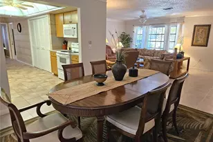 492 E Shade Dr, Venice, FL 34293 - Photo 9