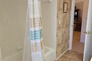 492 E Shade Dr, Venice, FL 34293 - Photo 31