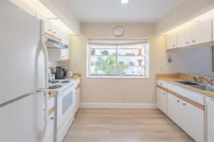 425 Cerromar Terrace, Venice, FL 34293 - Photo 11