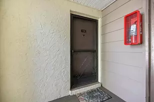 634 Bird Bay Dr E, Venice, FL 34285 - Photo 3