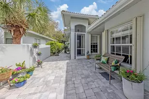 205 Reclinata Cir, Venice, FL 34292 - Photo 5