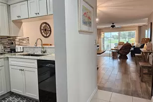 435 Cerromar Ln, Venice, FL 34293 - Photo 5