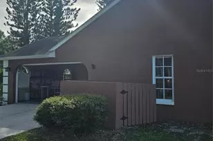 417 Lake of the Woods Dr, Venice, FL 34293 - Photo 3