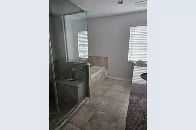 417 Lake Of The Woods Drive, Venice, FL 34293 - Photo 27