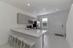 8793 Daybreak St, Sarasota, FL 34241 - Photo 9