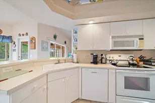 270 Mt Vernon Dr, Venice, FL 34293 - Photo 15