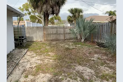 2118 Michele Drive, Sarasota, FL 34231 - Photo 17