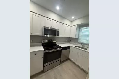 2118 Michele Drive, Sarasota, FL 34231 - Photo 5