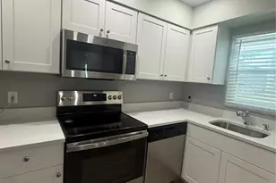 2118 Michele Dr, Sarasota, FL 34231 - Photo 5