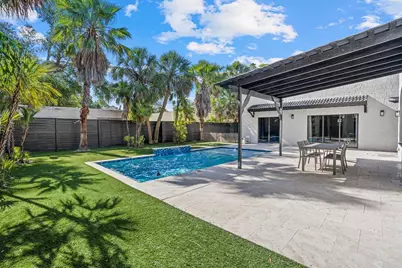 1185 S Shade Avenue, Sarasota, FL 34237 - Photo 3