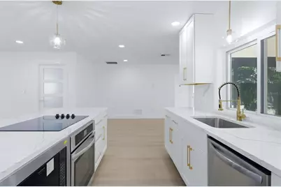 2324 Riverwood Pines Drive, Sarasota, FL 34231 - Photo 13