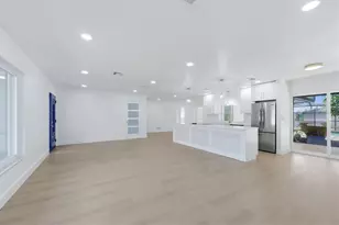 2324 Riverwood Pines Dr, Sarasota, FL 34231 - Photo 5