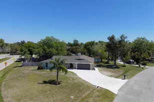 5251 Bunyan St, Sarasota, FL 34232 - Photo 3