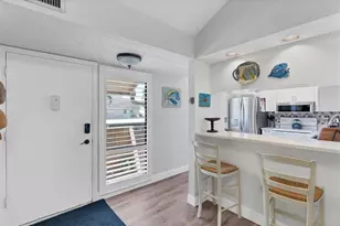 667 Bird Bay Cir, Venice, FL 34285 - Photo 3