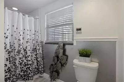117 Aurora Street E, Venice, FL 34285 - Photo 25