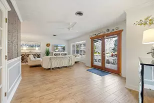 117 Aurora St E, Venice, FL 34285 - Photo 5