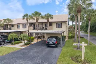 335 3 Lakes Ln, Venice, FL 34285 - Photo 1