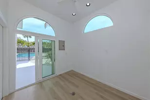 212 Sunrise Dr, Nokomis, FL 34275 - Photo 17